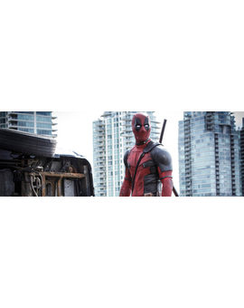 Pillan a los Reyes Felipe y Letizia en el cine viendo 'Deadpool'