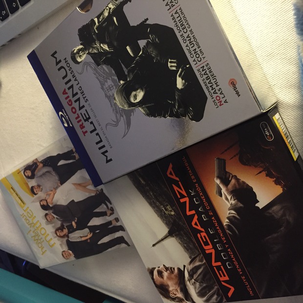 Amazon USA y España, dos packs y una serie