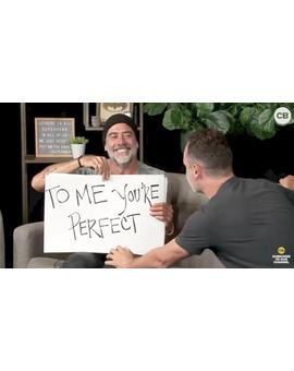 Negan se despide de Rick a lo 'Love Actually'