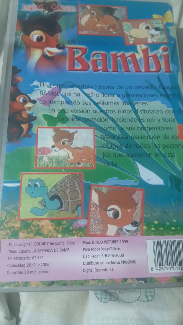 Cotilleando en mi vieja coleccion de VHS, me he encontrado con una joyita casi imposible de encontrar.