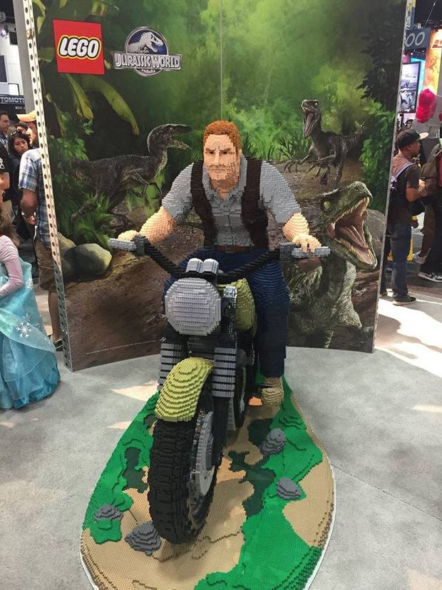 Jurassic World versión Lego en Comic Con