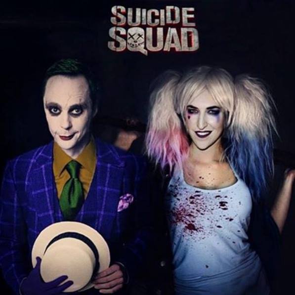 Sheldon y Amy como el Joker y Harley Quinn.