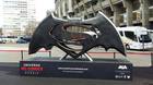 Universo-dc-en-madrid-logo-batmanvsuperman-en-santiago-bernabeu-c_s