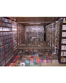 Conocéis alguna página (no las típicas de zavvi, amazon , eBay..) donde comprar películas ? 