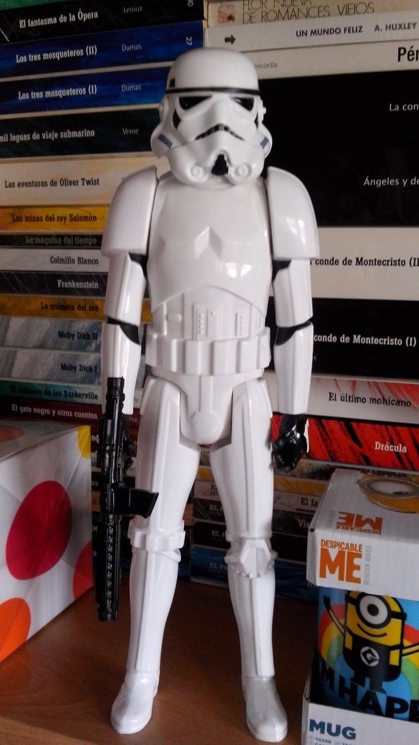 Mi padre que es más fan que yo de 'Star Wars' me ha llegado con este stormtrooper de regalo :)
