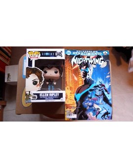 07.02.17 | Primera compra de febrero (Funko de Ellen Ripley) y el cómic es de un sorteo, está firmado por Javier Fernández, el dibujante y autor de las portadas.