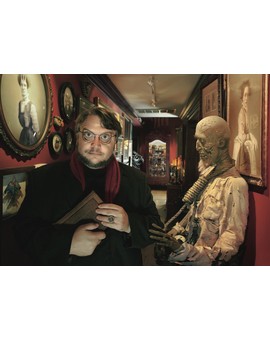 Una visita por la casa de Guillermo del Toro