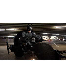 Se subasta la moto de Batman usada en 'El Caballero Oscuro' y 'La leyenda renace'