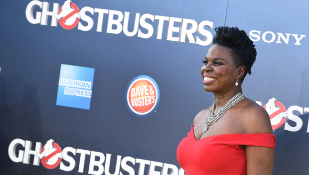 Leslie Jones dedica un monólogo a los hackers de su cuenta de Twitter en la gala de los Emmy