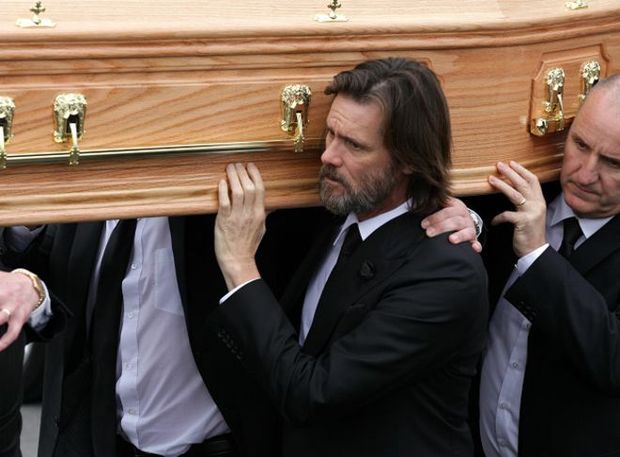 Demandan a Jim Carrey como presunto culpable del suicidio de su novia