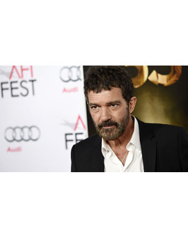 Antonio Banderas sufre un accidente en la película 'Stoic' que graba junto a Paz Vega 