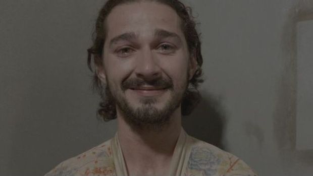 Shia LaBeouf presenta un livestream de cuatro años para protestar contra Donald Trump