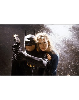 El productor de 'Batman' afirma que Kim Basinger le ayudó a escribir el final del guion  