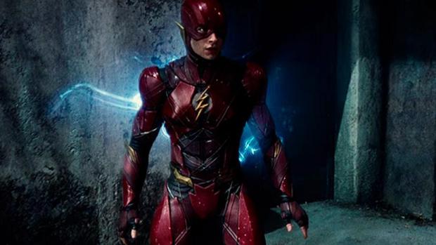 'The Flash'va para largo: El equipo buscará director mientras Ezra Miller graba 'Animales fantásticos 2'