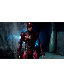 'The Flash'va para largo: El equipo buscará director mientras Ezra Miller graba 'Animales fantásticos 2'
