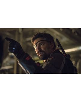 Manu Bennett regresará como Deathstroke 