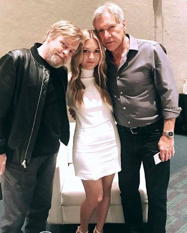Foto para la historia: Mark Hamill y Harrison Ford con la hija de Carrie Fisher