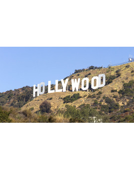 Hollywood evita con un acuerdo de última hora la temida huelga de guionistas