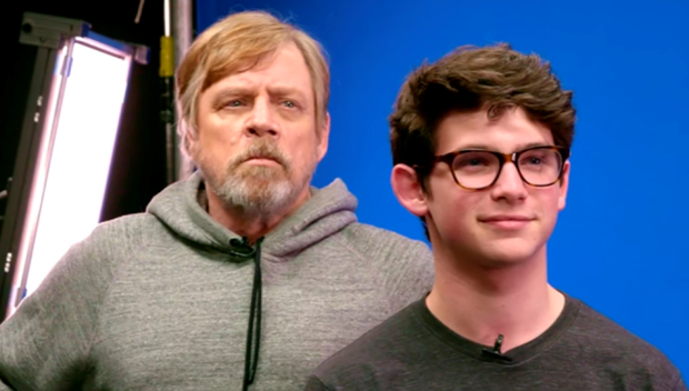 Vídeo: Mark Hamill lo da todo en una desternillante broma a los fans de 'Star Wars'