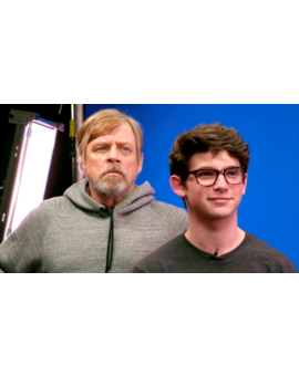 Vídeo: Mark Hamill lo da todo en una desternillante broma a los fans de 'Star Wars'