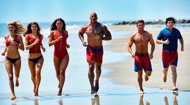 Primeras críticas de 'Baywatch: Los vigilantes de la playa': Capta la esencia de la serie original, pero nada más