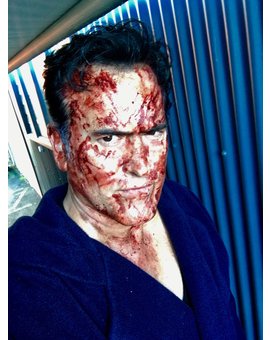 'Ash Vs. Evil Dead': Bruce Campbell comparte una sangrienta primera imagen de la tercera temporada