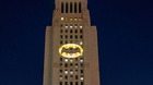 Batman-asi-es-como-lucio-la-batsenal-en-los-angeles-en-honor-a-adam-west-c_s