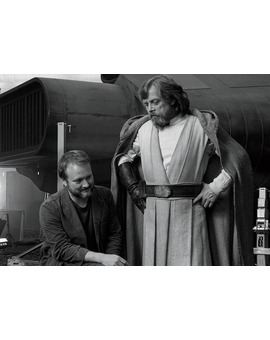 'Star Wars: Los últimos Jedi': Mark Hamill y Rian Johnson piden a los seguidores que eviten el 'merchandising'