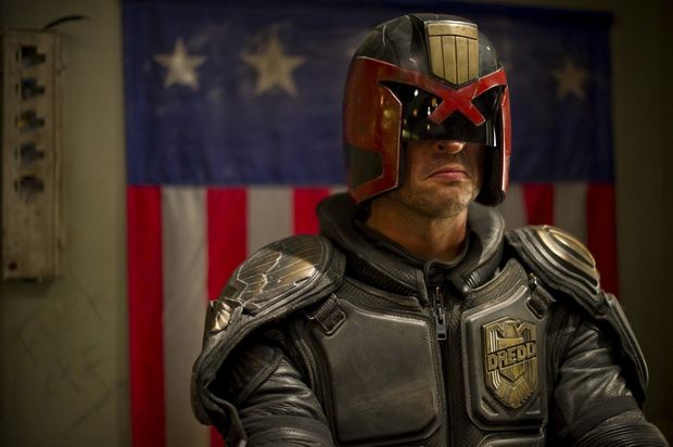 Karl Urban negocia su presencia en "Juez Dredd: Mega City"