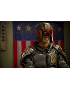 Karl Urban negocia su presencia en "Juez Dredd: Mega City"