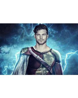 'Shazam!': Un actor podría haber dejado pistas en la Red para anunciar que será el protagonista