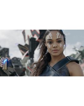Tessa Thompson y Kevin Feige confirman que Valquiria será el primer superhéroe LGTB+ del UCM