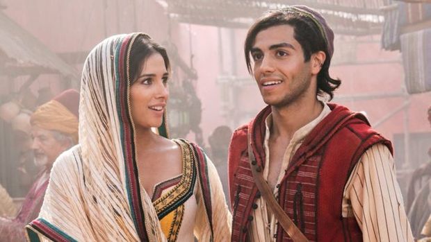 'Desert Moon':Disfruta de la preciosa canción inédita que sonaba en esta escena eliminada de Aladdin