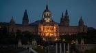 La-bat-senal-alumbra-varias-ciudades-del-mundo-en-el-80-aniversario-de-batman-c_s