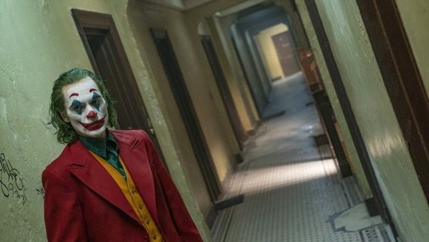 El director de 'Joker' no entiende que 'John Wick' no se haya criticado tanto como su película