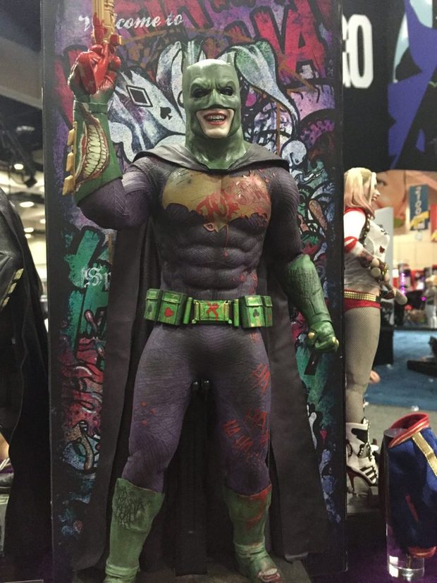 'Escuadrón Suicida': David Ayer explica el Joker vestido de Batman del merchandising