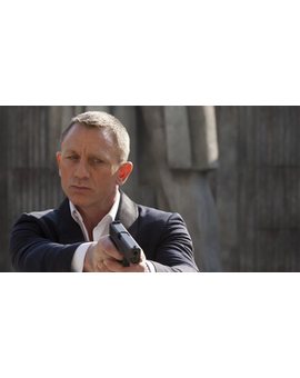¿Está insinuando el jefe de Disney que andan detrás de James Bond para comprarlo?