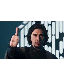 Kylo Ren vuelve a ser el Jefe Infiltrado en el regreso de Adam Driver a 'Saturday Night Live'