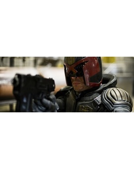 Karl Urban habla del futuro de “Juez Dredd”
