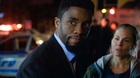 Chadwick-boseman-dio-parte-de-su-sueldo-a-sienna-miller-para-que-estuviera-en-manhattan-sin-salida-c_s