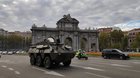 Amenabar-asusta-a-los-madrilenos-llenando-las-calles-de-tanques-en-el-rodaje-de-la-fortuna-c_s