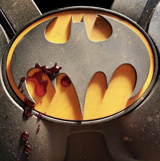'The Flash': Primer vistazo (sangriento) al traje de Batman de Michael Keaton