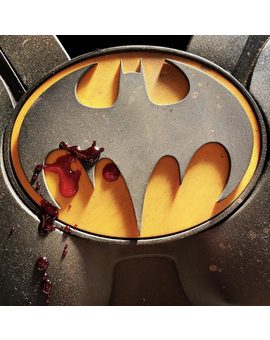 'The Flash': Primer vistazo (sangriento) al traje de Batman de Michael Keaton