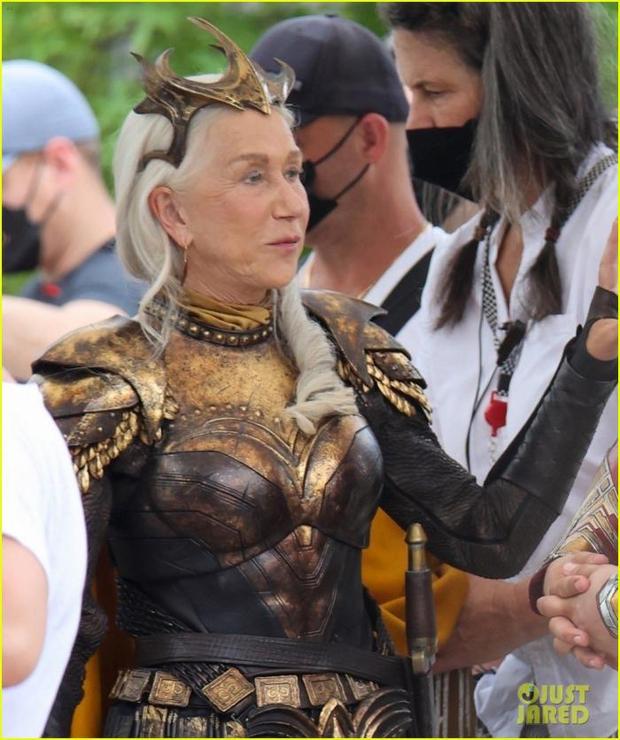 Helen Mirren como Hespera en el set de Shazam 2