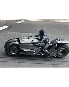 Imágenes del Batman de Ben Affleck en el set de rodaje de The Flash