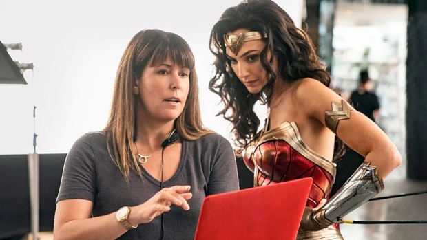 Patty Jenkins critica las películas estrenadas en streaming