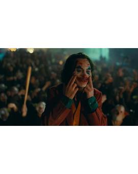 Se vuelve a mencionar el desarrollo de Joker 2 con Todd Phillips como guionista