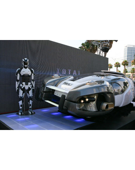 IMAGENES REMAKE  TOTAL RECALL (2012)(DESAFIO TOTAL) INTERPRETADA POR COLIN FARREL