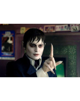Cartel e imagenes de DARK SHADOWS de Tim Burton con Johnny Depp