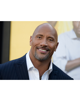 Dwayne Johnson quiere a Armie Hammer como Shazam en el DCEU